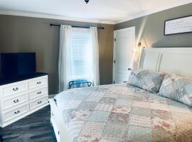 Private Cottage on Lookout Mountain Near Ruby Falls & Rock City, Hotel in Lookout Mountain