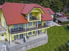 Yellow House Grabrovec, zelfstandige accommodatie in Metlika
