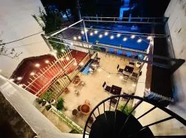 Ỉn Homestay & Café