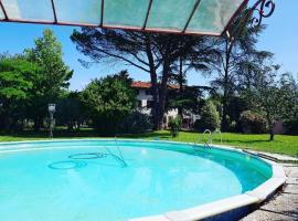 Capannori में, होटल Appartamento in Casa Pilar con piscina