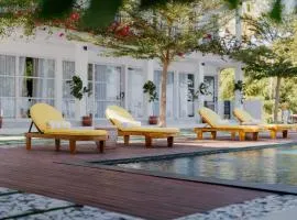 Muara Lovina Hotel
