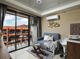 Naiharn Sea Condo by Capital Pro，位于普吉镇的酒店