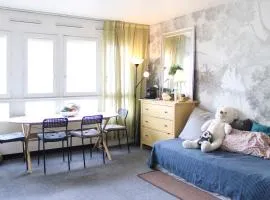 Bright studio in the heart of Paris