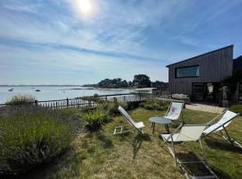 Talhir, cocon au bord de l'eau, hotel in Locmariaquer