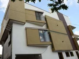 Crescent HomeStay