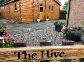 The Hive - A Cosy, Pet Friendly, Rural Log Cabin with far reaching views