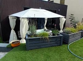 Au fond du jardin, hotel in Wintzenheim-Kochersberg