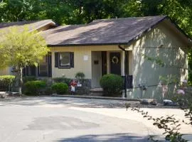 16 Orantes Place