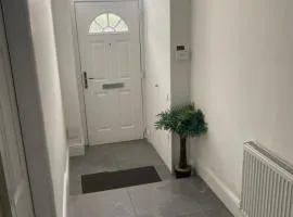 5 bedroom ensuite spacious house