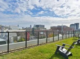 Luxury Studio King bed Gym near MIT Harvard