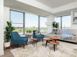 Central Serene Condo King Bed by MIT Harvard GYM, condo in Cambridge