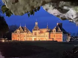 La "Suite" du Château de Chevigny-en-Valière comprenant deux chambres séparées, située à 12 minutes de la célèbre ville de Beaune