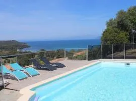 Villa spacieuse à Saint-Florent avec piscine