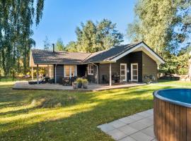 4 Bedroom Beautiful Home In Nykøbing Sj, hotel v destinaci Nykøbing Sjælland