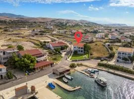 Gorgeous Apartment In Kustici With Wifi