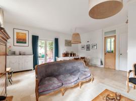 Maison Emeraude - Welkeys, hotel v destinaci Écully