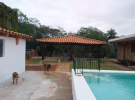 Casita de Piedra, hotell sihtkohas Atyrá