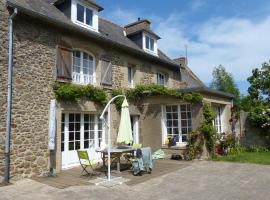 Maison pour familles et amis，位于迪纳尔的酒店