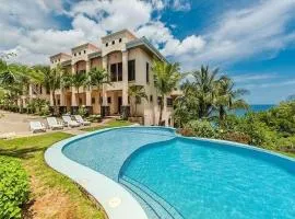 Ocean View, 2 Infinity Pools & Wraparound Terrace