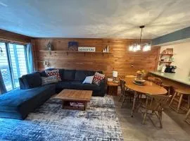 Townhouse in Seven Springs 3bed 2bath sleeps 8 aircon wifi