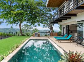 Spectacular Mountaintop Views, hotel in Potrero