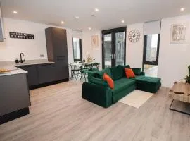 Deluxe 2 Bed York Flat with Gym Sleeps 6
