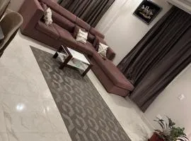 غرفة مستر بحمام فى التجمع الخامس رجال فقط