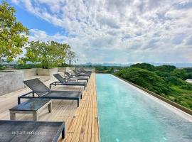 Inchantreedoopool, hotel in Kanchanaburi City