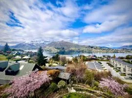 Queenstown Villa with Amazing Lake Views & floor heating 湖景别墅 & 地暖
