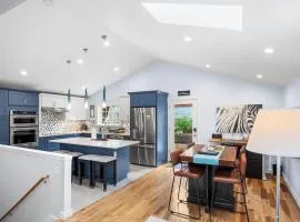 Cute West Seattle Home w Firepit