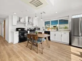 Modern Getaway in the Heart of LA near USC, Private room with share Living room and kitchen
