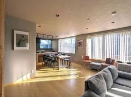 Riverside Moire - spacious & sunny