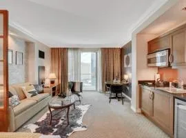 PREMIUM JR SUITE MGM Signature Balcony STRIP VIEW