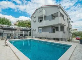 Holiday home Viktoria with pool