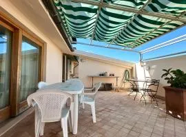 Bilocale in piazza a Numana - CASA DEL SOLE SX