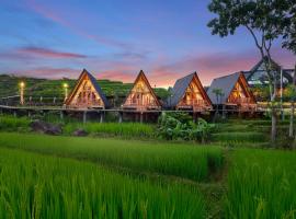 Asmaraloka Villa & Resto, chal&eacute; em Kemloko-gede