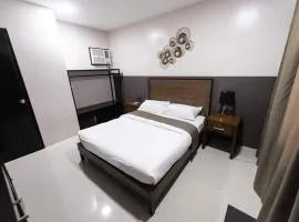 Bumble V Subic Hotel、オロンガポのカプセルホテル