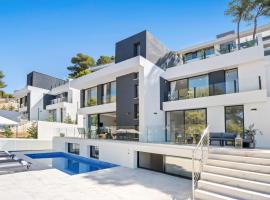 Villas Pinares de San Anton - Sea, City, Mountain, Views, hotel in Málaga