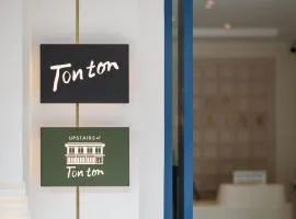 Upstairs at Ton Ton