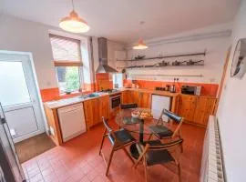 Pass the Keys Spacious Garden Home in New Mills - Pet Friendly