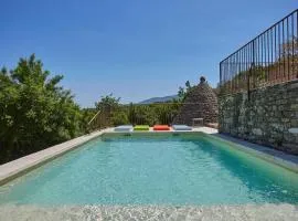 Ulysse Seasonal rental with view in Provence