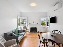 Retro 3BR Gem Near Beach and CBD, Mibnb