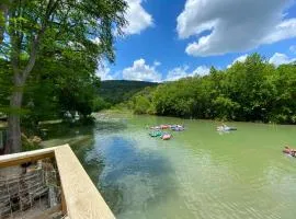 River front Property + Kayaks Sleeps 20