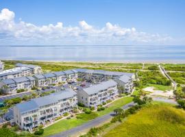 Palmetto Corner, Steps to the Beach, hotel di Cedar Reef Villas