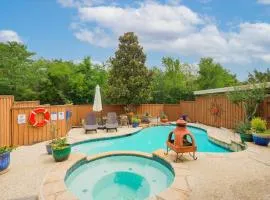 Luxurious Home w Cinema Room & Private Pool