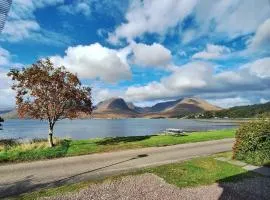 Kishorn Seaside House - Rooms