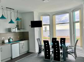 The Charlton - Sea Front Apartments & Studio Rooms, hotel v destinaci Blackpool