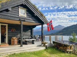 Stunning Home In Todalen, Hotel in Ålvundfjord