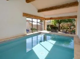 Stunning Home In Noves With Wifi