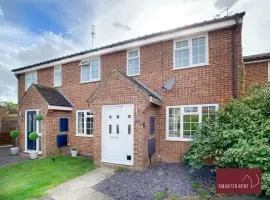 Farnham - 2 Bedroom House - With Garden and Parking